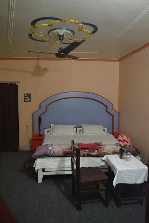 Hotel Sandeep 瓦拉纳西 客房 照片