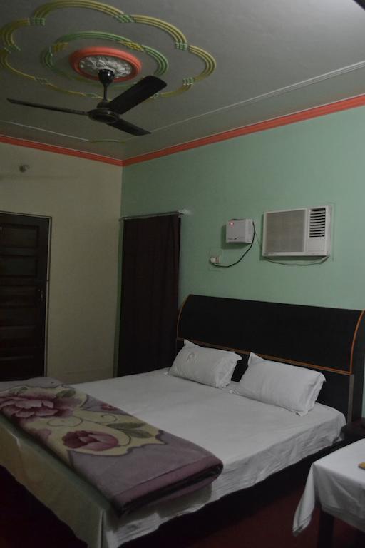 Hotel Sandeep 瓦拉纳西 外观 照片